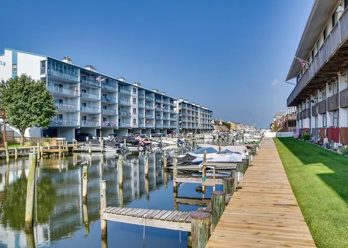 Steps To Pool & Ocean Beach! Water-view Gem Holiday home Ocean City